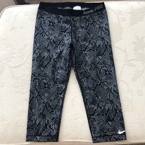 Nike crop leggings